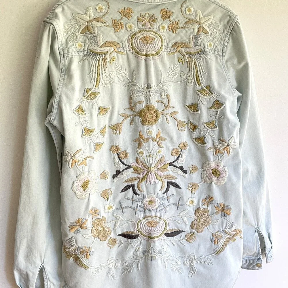 DRIFTWOOD Light Washed Embroidered Back Demin Shirt Size M - Picture 2 of 14